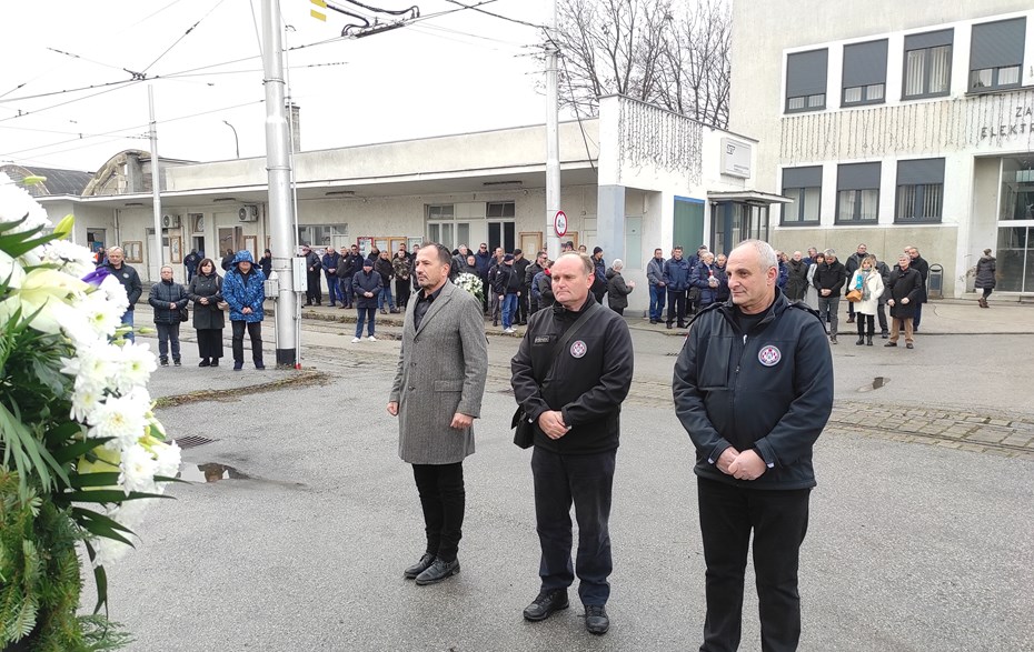 OBILJEŽAVANJE 17. GODIŠNJICE OTKRIVANJA SPOMEN-PLOČE POGINULIM I NESTALIM HRVATSKIM BRANITELJIMA RADNICIMA ZET-a